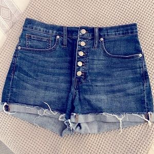 Madewell High-Rise Denim Short in Derby Wash: Button Front